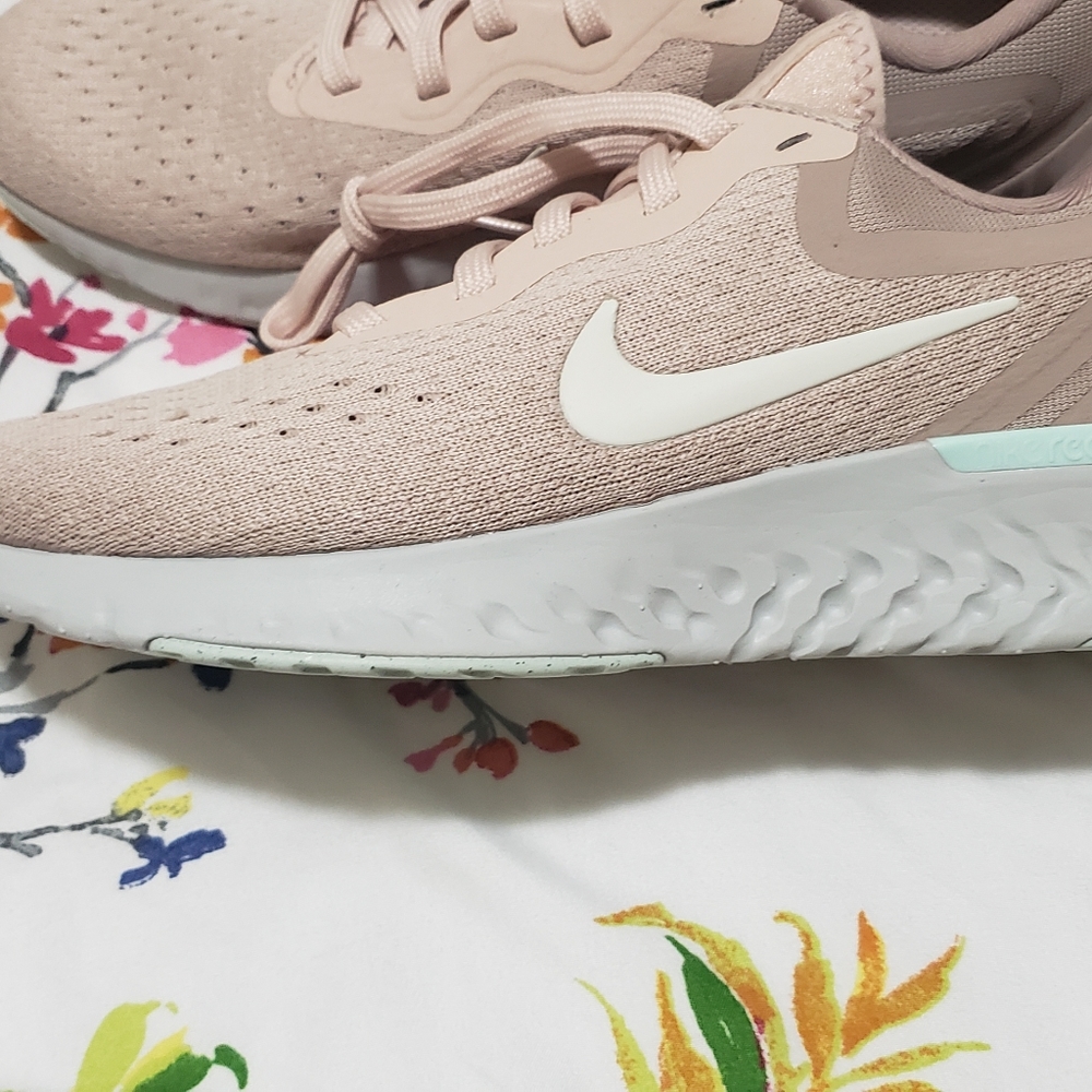 Nike For Women - Picture 2 of 3